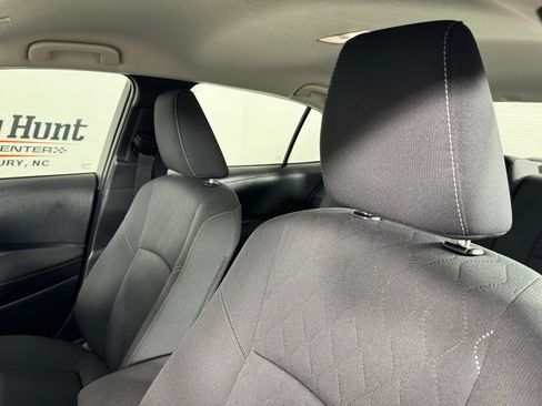 Used 2025 Toyota Corolla LE image 11