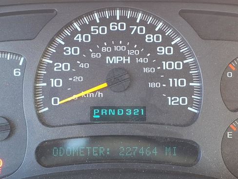 Used 2004 Chevrolet Silverado 2500 W/T AWD/4WD image 18