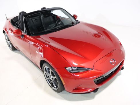 Used 2016 MAZDA MX-5 Miata Grand Touring RWD image 17