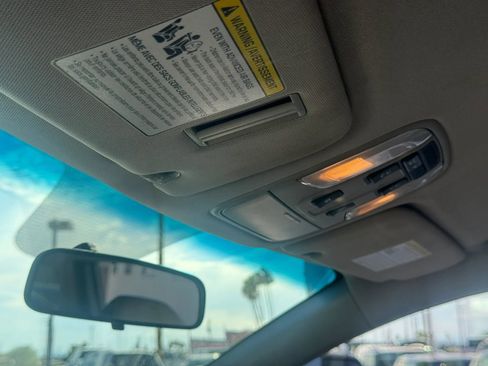 Used 2017 Kia Sedona LX w/ LX Essentials Premium Package FWD image 24