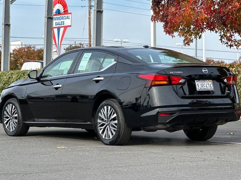 Certified 2023 Nissan Altima 2.5 SV image 6