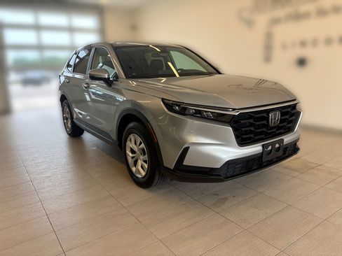 Used 2025 Honda CR-V LX image 4