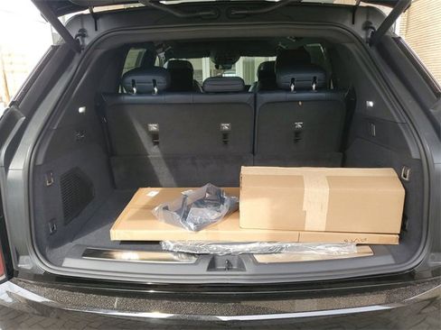 New 2025 Cadillac Escalade IQ Luxury 2 image 8