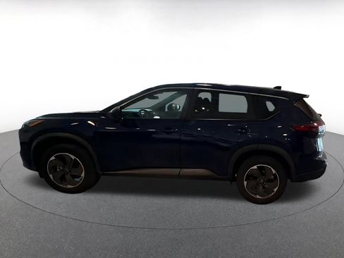 Used 2025 Nissan Rogue SV FWD image 9