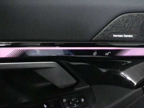 Used 2025 BMW i5 xDrive40 w/ Premium Package image 29