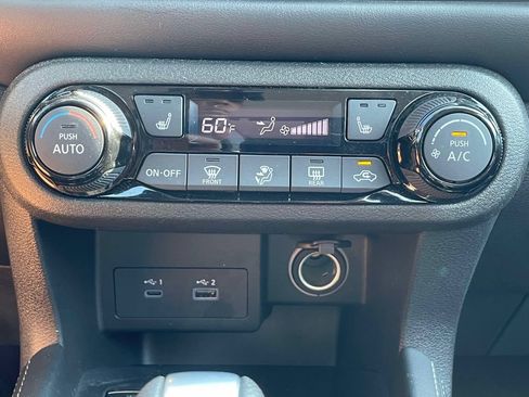 Used 2023 Nissan Kicks SR w/ SR Premium Package FWD image 29