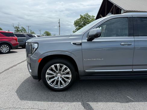 Used 2022 GMC Yukon XL Denali AWD/4WD image 42