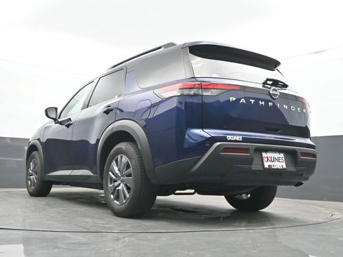 Used 2025 Nissan Pathfinder SV FWD image 51