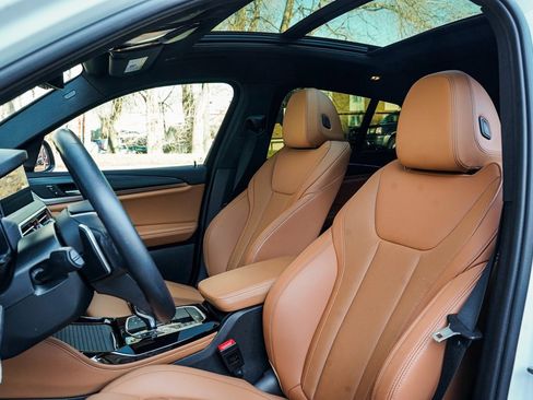 Used 2023 BMW X4 xDrive30i w/ Premium Package image 17