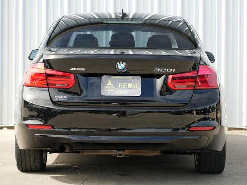 Used 2017 BMW 320i xDrive Sedan image 10