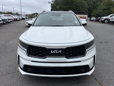 Certified 2022 Kia Sorento SX w/ Panoramic Sunroof Package image 2