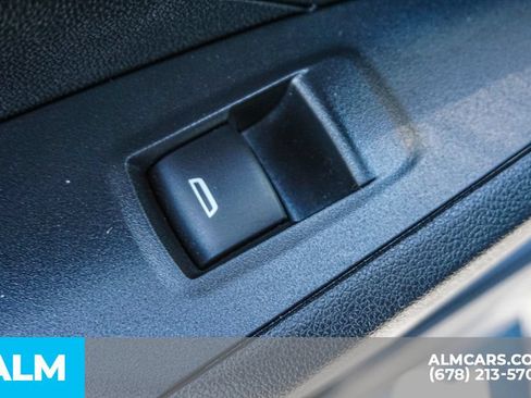 Used 2025 Chevrolet Trax LT FWD image 48