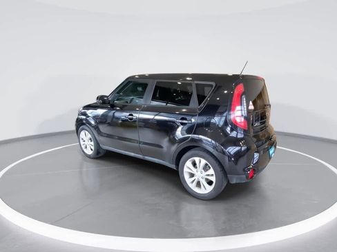 Used 2016 Kia Soul + image 6
