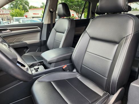 Certified 2023 Volkswagen Atlas SE w/ Black Wheel Package AWD/4WD image 7