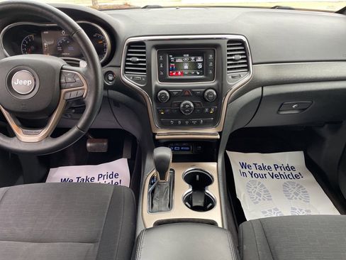 Used 2017 Jeep Grand Cherokee Laredo w/ Quick Order Package 23E image 11