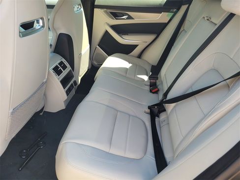 New 2026 Jaguar F-PACE R-Dynamic S image 7