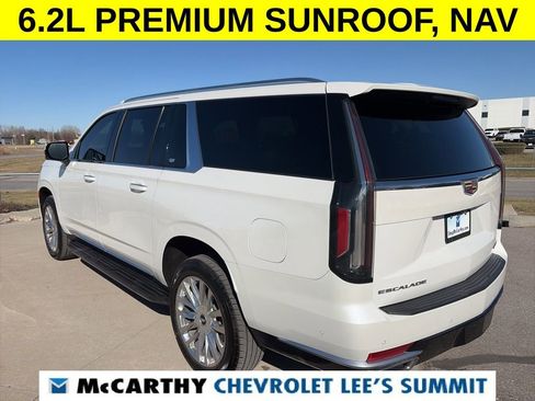 Used 2022 Cadillac Escalade ESV Premium Luxury image 14