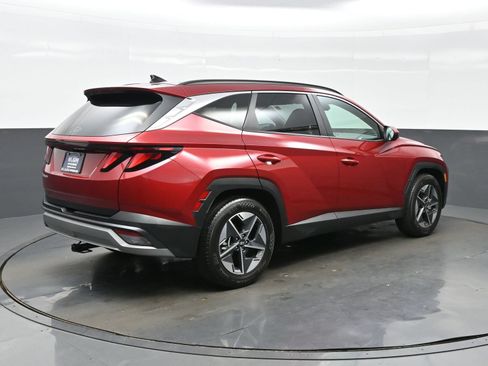 Certified 2025 Hyundai Tucson SEL FWD image 6