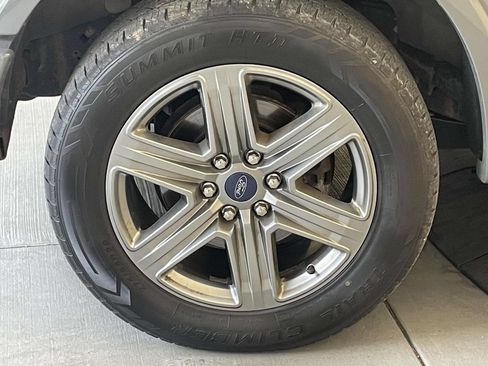 Used 2018 Ford F150 XLT w/ Equipment Group 302A Luxury AWD/4WD image 12