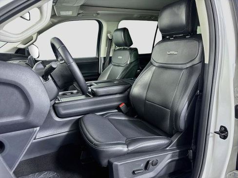 Certified 2025 Ford Expedition Max Platinum w/ Driver's Package AWD/4WD image 22