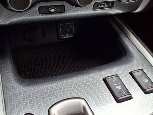 Used 2020 Nissan Pathfinder SL AWD/4WD image 9