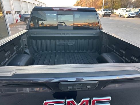 Used 2024 GMC Sierra 1500 AT4 w/ Technology Package image 7