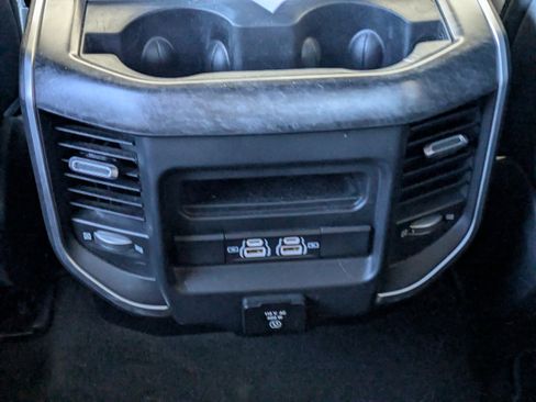 Used 2022 RAM 1500 Big Horn AWD/4WD image 17