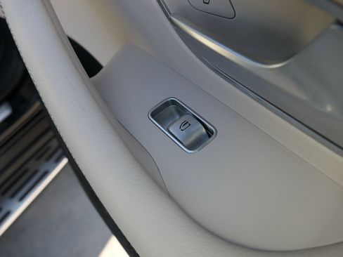 Used 2024 Mercedes-Benz GLS 580 4MATIC image 31