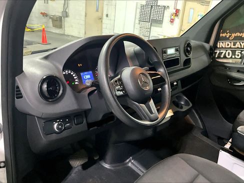 Used 2021 Mercedes-Benz Sprinter 2500 image 16