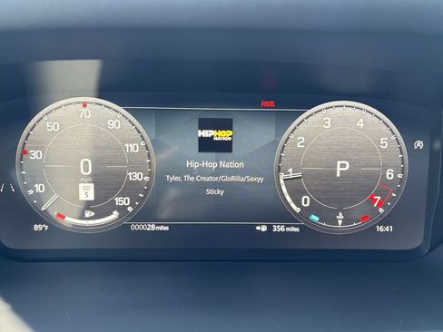 Used 2026 Land Rover Defender 110 X-Dynamic SE AWD/4WD image 22