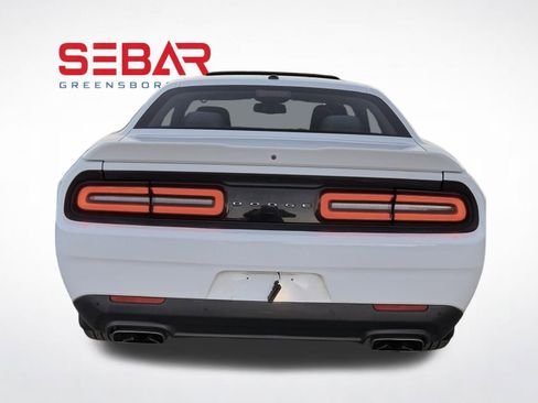 Used 2017 Dodge Challenger R/T image 8