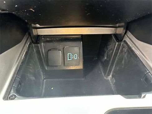 Used 2020 Ford Explorer XLT w/ Comfort Package image 12