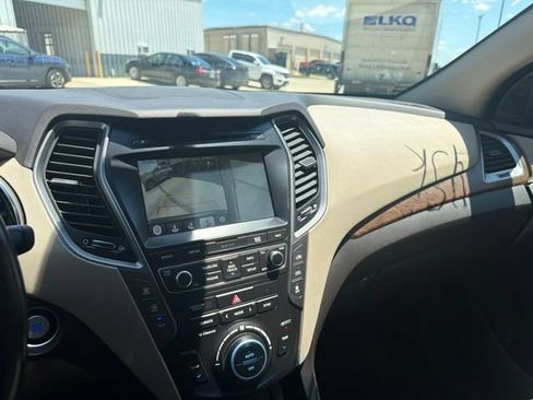 Used 2017 Hyundai Santa Fe Limited FWD image 16