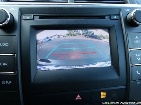 Used 2017 Toyota Camry LE FWD image 18