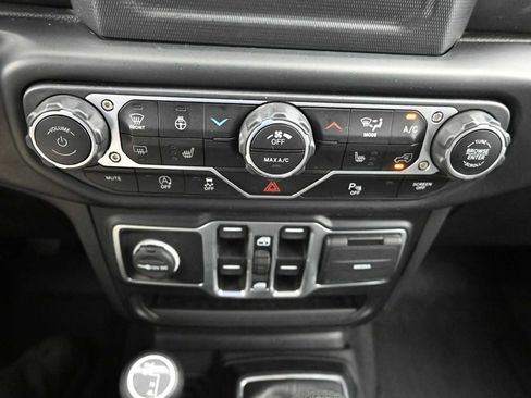 Used 2022 Jeep Wrangler Unlimited Sport AWD/4WD image 22