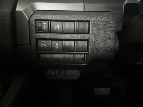 Used 2025 Toyota Tacoma TRD Off-Road AWD/4WD image 60