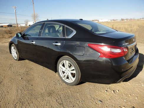 Used 2016 Nissan Altima 3.5 SL image 2