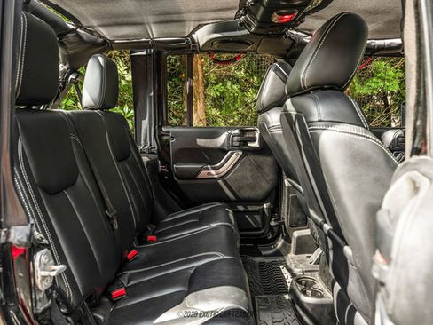 Used 2014 Jeep Wrangler Unlimited Rubicon AWD/4WD image 56