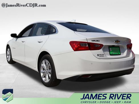 Used 2024 Chevrolet Malibu LT FWD image 3