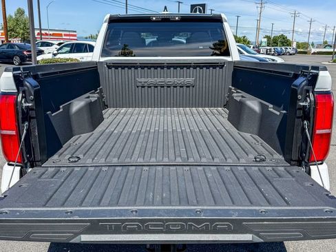 Used 2024 Toyota Tacoma SR5 AWD/4WD image 26