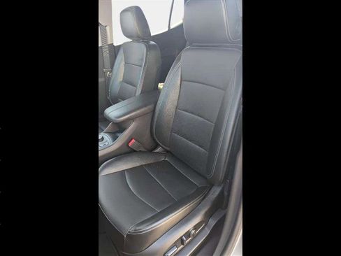 Used 2024 GMC Terrain SLT image 9