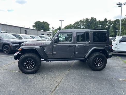 Used 2025 Jeep Wrangler Unlimited Rubicon AWD/4WD image 6