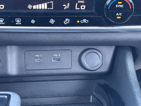 Used 2023 Nissan Rogue SV image 22