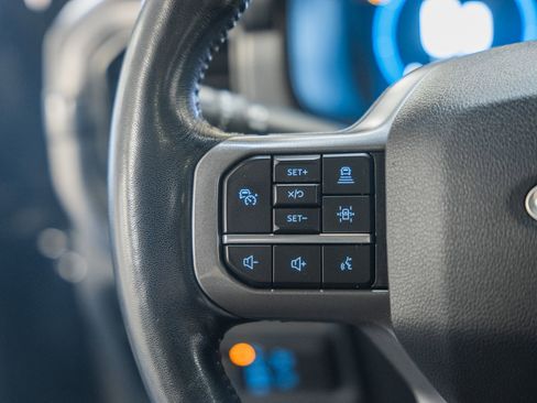 Certified 2022 Ford F150 Lariat w/ Equipment Group 502A High image 37