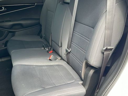 Used 2019 Kia Sorento FWD image 13