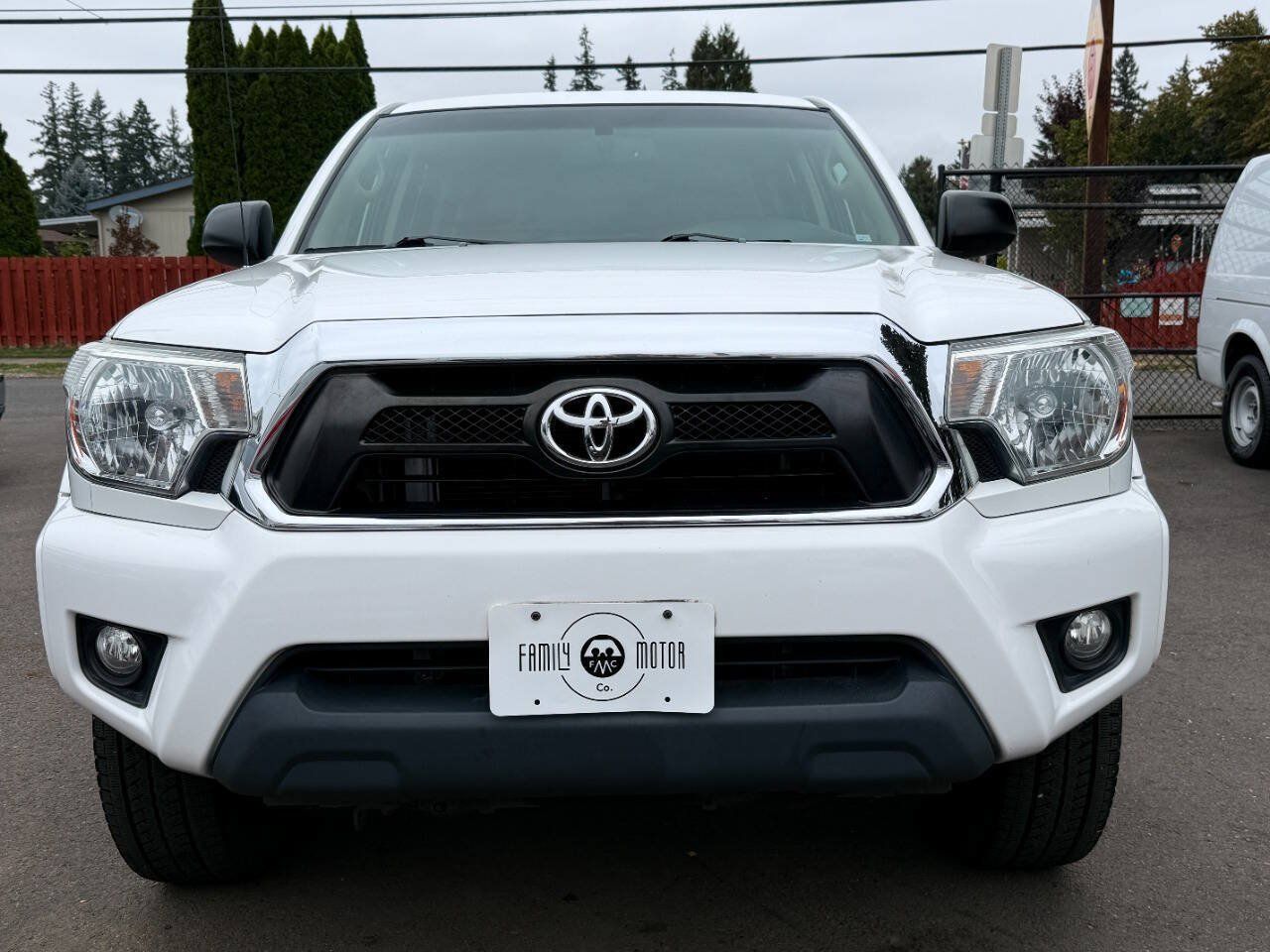 Used 2012 Toyota Tacoma 4x4 Double Cab w/ SR5 Pkg image 3