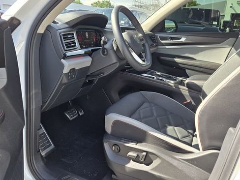 Used 2024 Volkswagen Atlas Peak Edition SEL AWD/4WD image 14