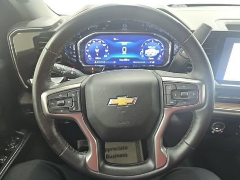 Used 2023 Chevrolet Silverado 1500 LT AWD/4WD image 7
