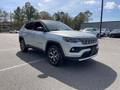 Certified 2025 Jeep Compass Limited AWD/4WD image 4