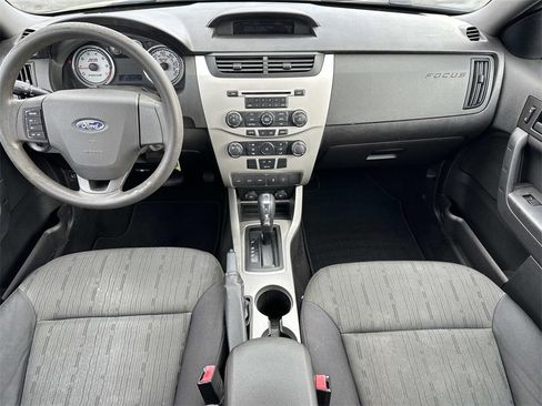 Used 2011 Ford Focus SE image 13